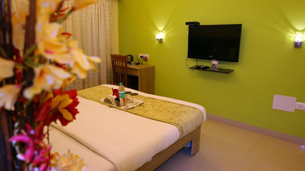 Oyo Premium Mumbai Saki Vihar Hotel Екстериор снимка